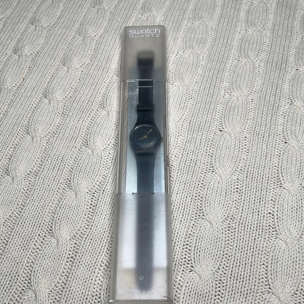 Vintage 80’s Swatch Watch in case black slim EUC